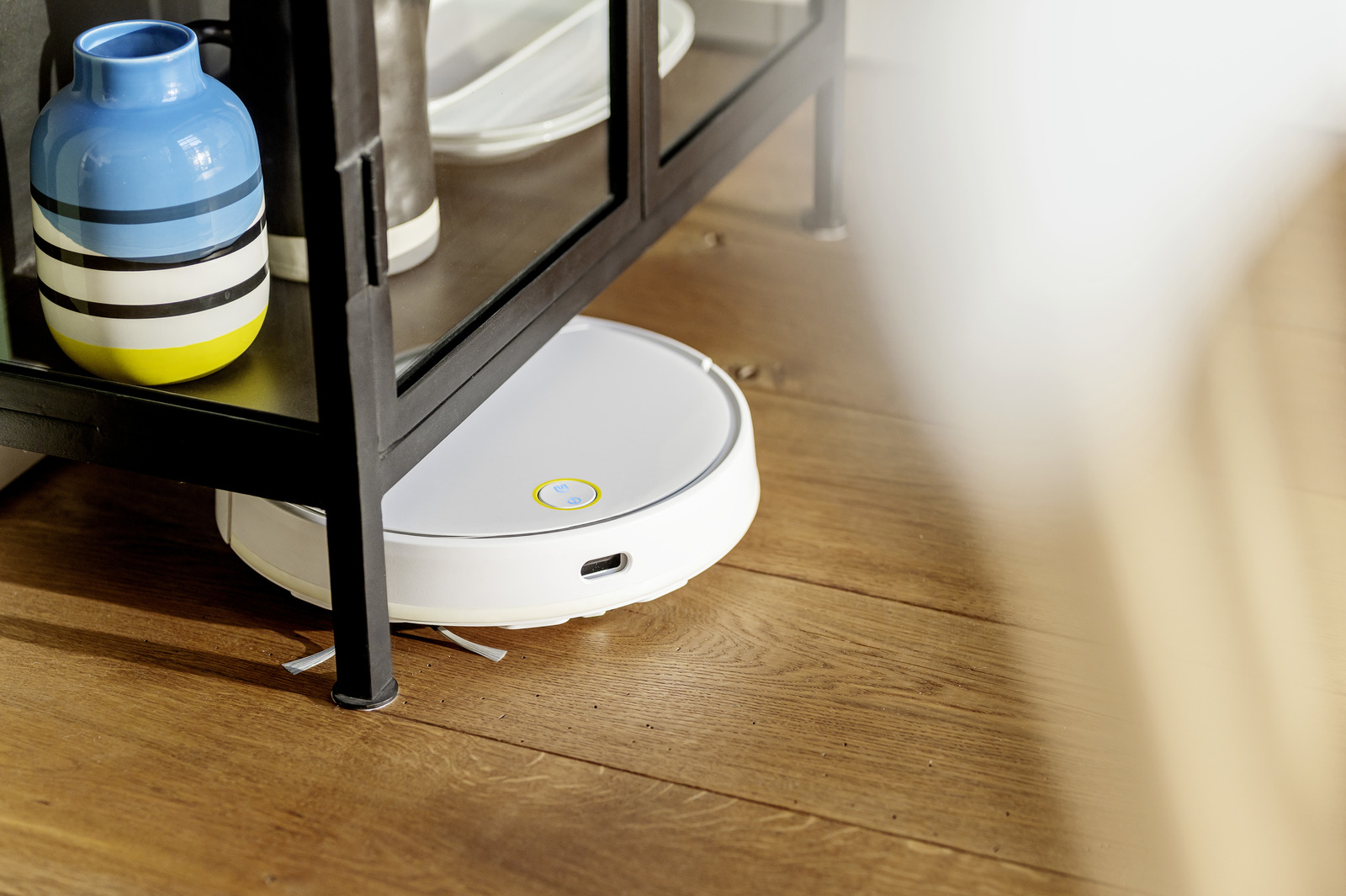 ODKURZACZ ROBOT SPRZĄTAJĄCY Z FUNKCJĄ MOPOWANIA RCV 3 1.269-620.0