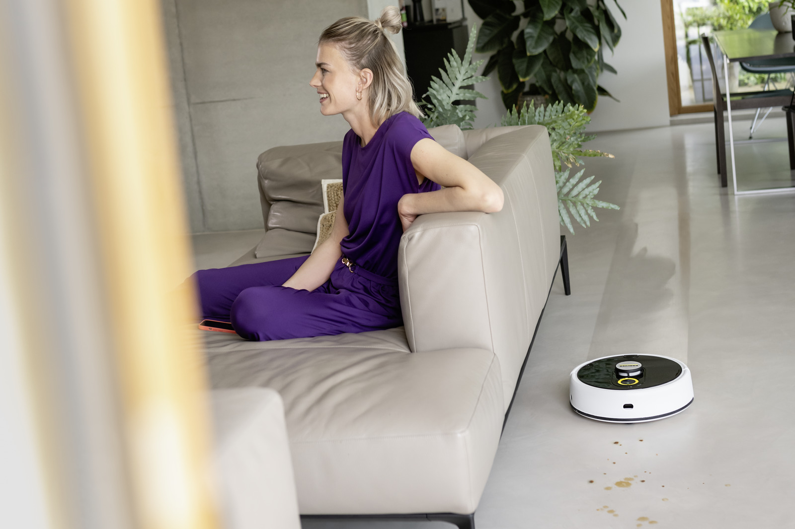 ODKURZACZ ROBOT SPRZĄTAJĄCY Z FUNKCJĄ MOPOWANIA RCV 5 1.269-640.0